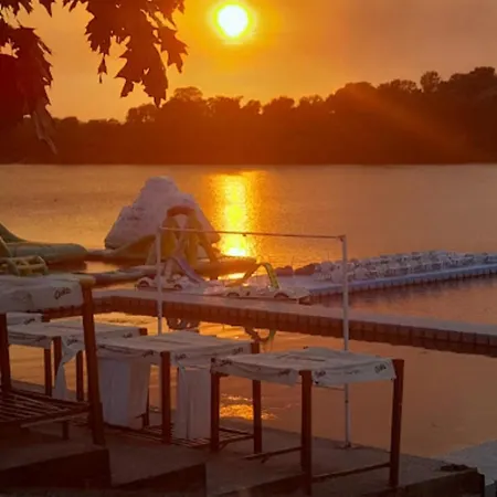 Prenociste Silver Lux Srebrno Jezero 10 * Veliko Gradiste
