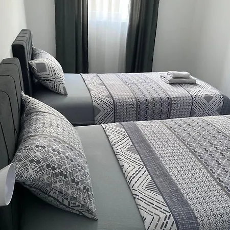 Prenociste Silver Lux Srebrno Jezero 10 *